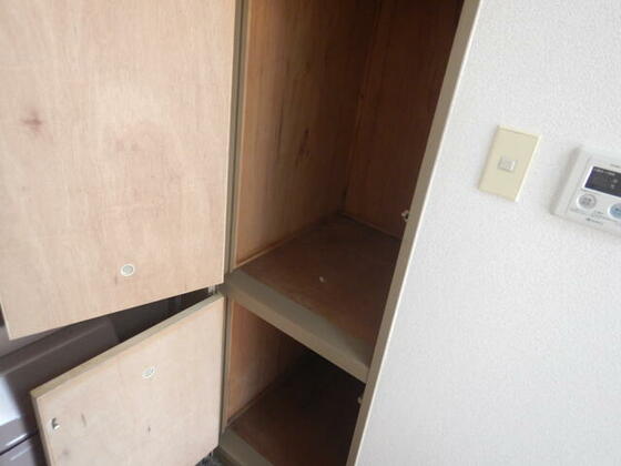 玄関　玄関収納あります