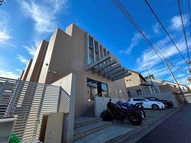 エルスタンザ下北沢の建物外観