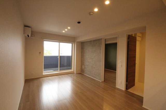 居室・リビング　別号室の写真です