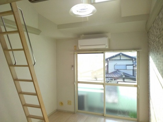 居室・リビング　アクセントクロスのお部屋です