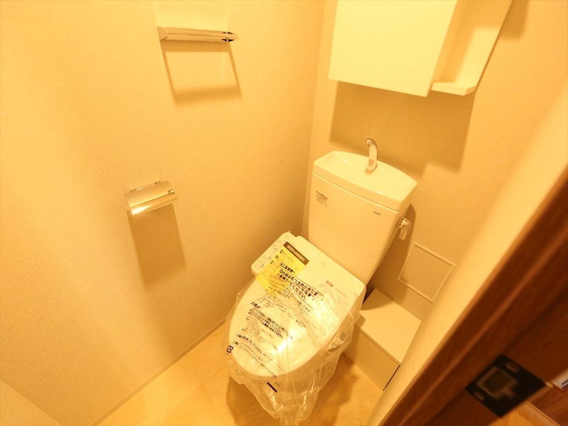 トイレ　温水洗浄暖房便座付トイレ