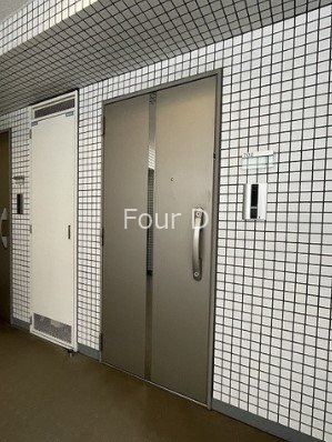 玄関　《見学予約受付中》九段下駅徒歩１分のハイグレードマンション！