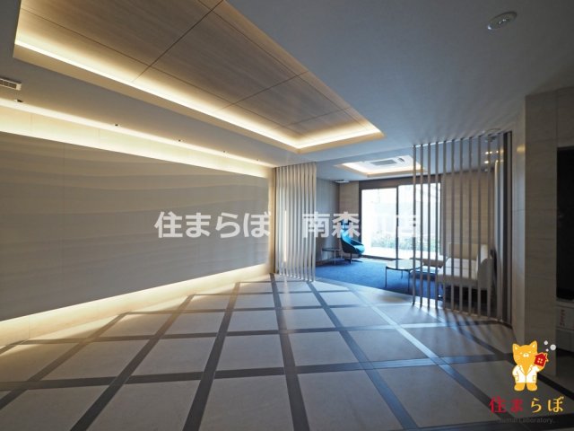 ロビー　「暮らしの設計図は、ここから始まります。」