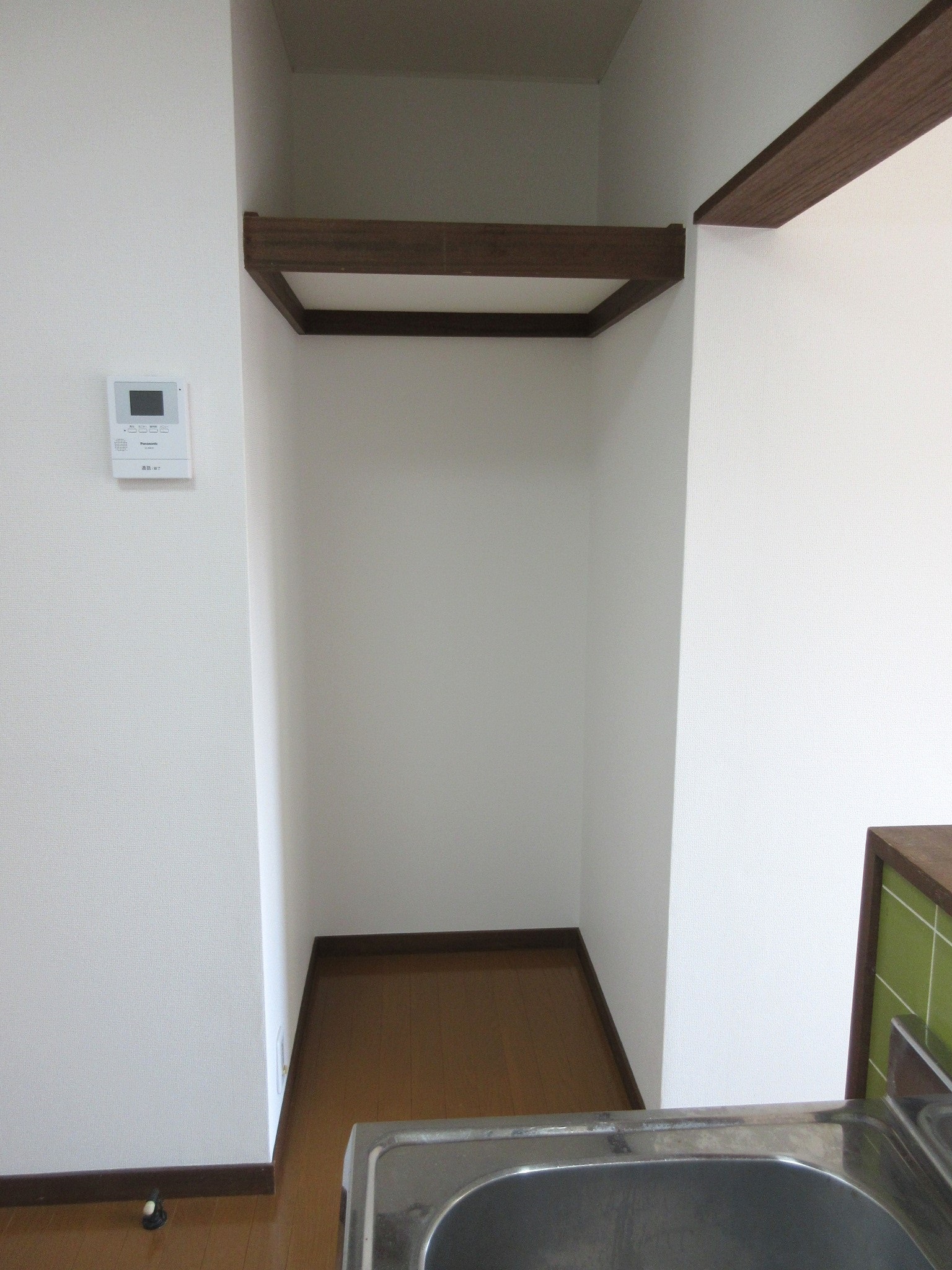 キッチン　冷蔵庫置場