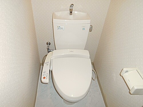 トイレ　洗浄機能付き便座　※2022年5月撮影