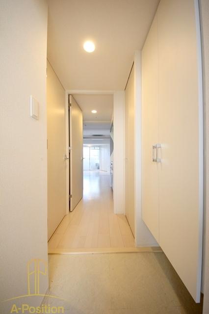 玄関　セレニテ梅田EST