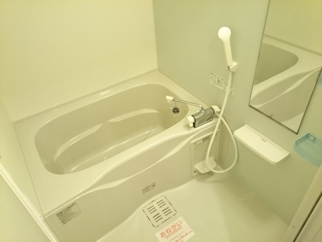 バス・シャワールーム　便利な浴室乾燥機付き♪