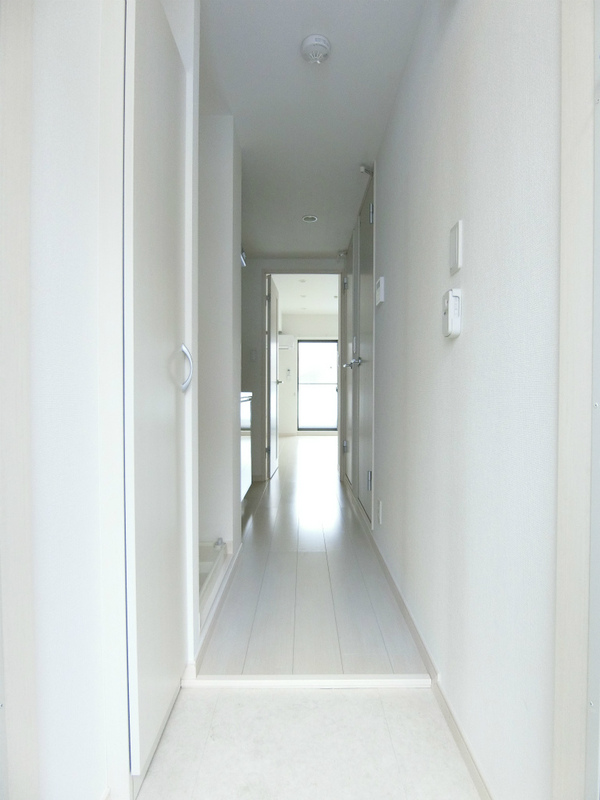 玄関　シューズボックス付きの玄関♪