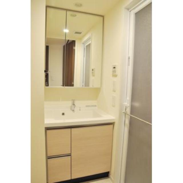 洗面設備　※写真は同タイプ住戸です。