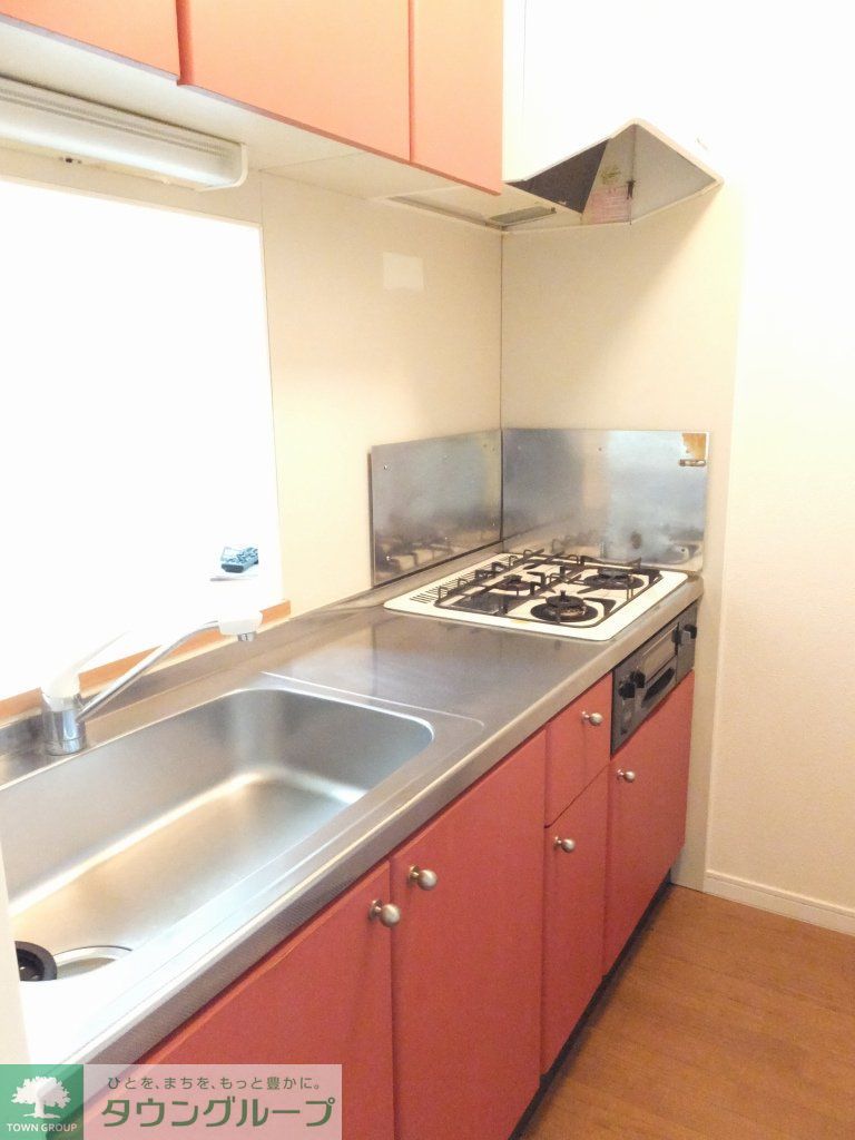 キッチン　３口ガスコンロ設置済み