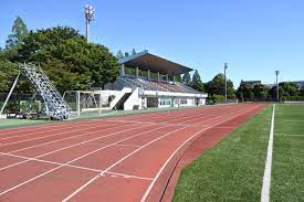 公園　朝霞中央公園陸上競技場（公園）まで669m