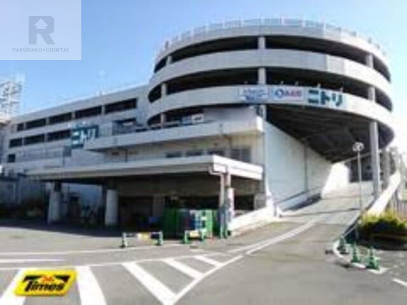 スーパー　イズミヤショッピングセンター六地蔵店（スーパー）まで358m