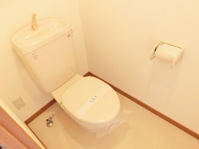 トイレ　コンパクトでお手入れのしやすいトイレ。