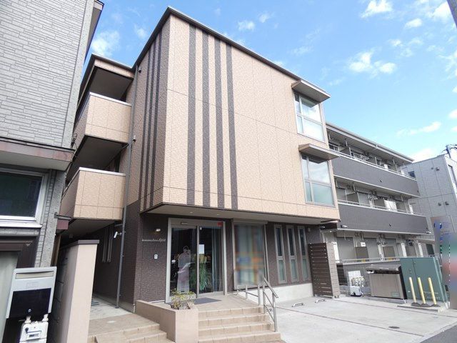 建物外観　おしゃれな外観の日当たり良好なお部屋です。
