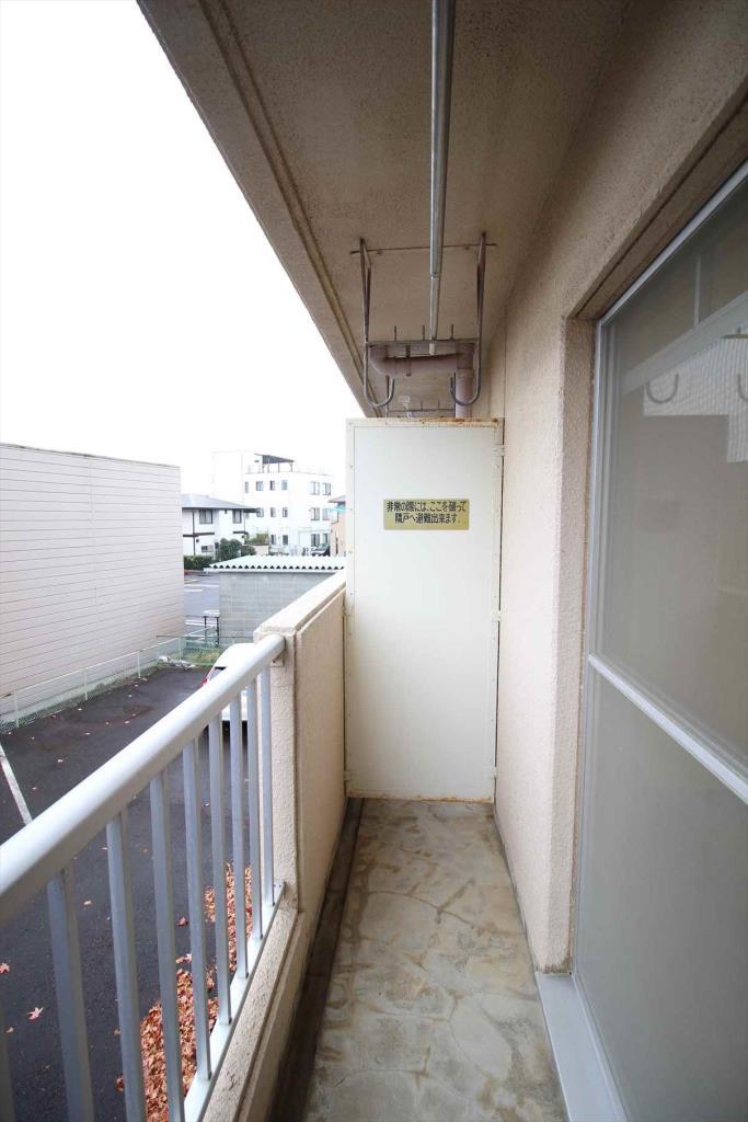 バルコニー　洗濯物を外に干せます