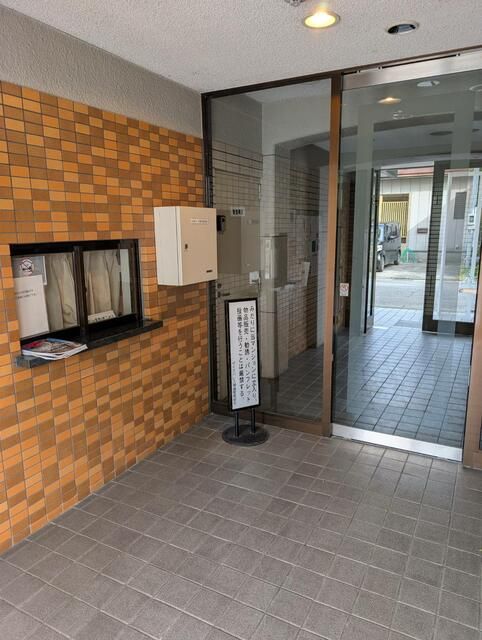 エントランス　清潔なエントランスです