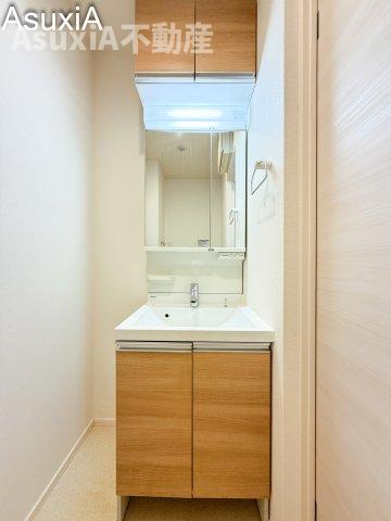 洗面設備　別タイプのお部屋の写真です。
