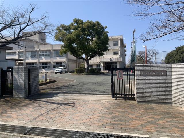 中学校　熊本市立武蔵中学校（中学校）まで1333m