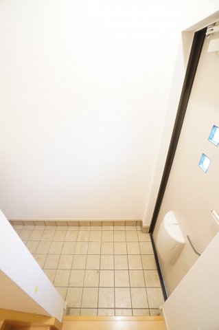 玄関　※同物件・同タイプの写真です。