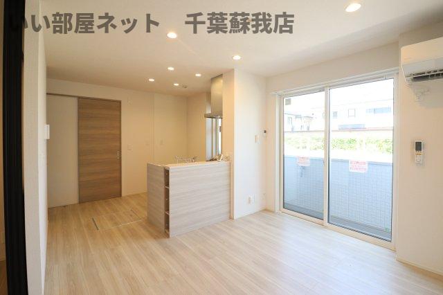 居室・リビング　こちらの居間で趣味の時間をお楽しみください