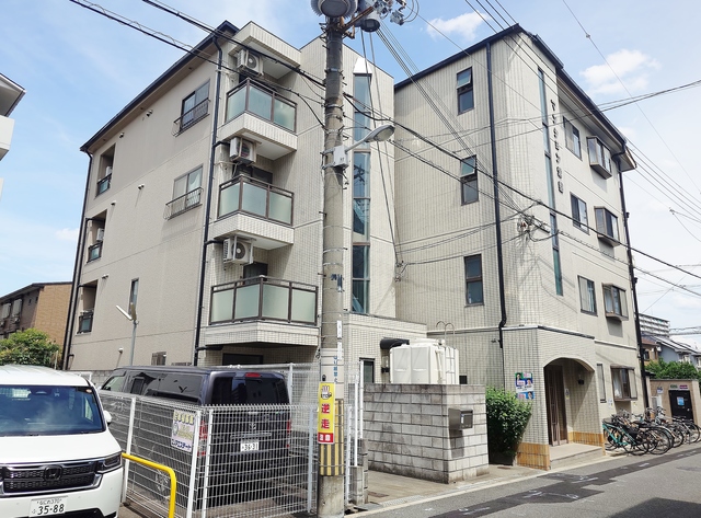 建物外観　閑静な住宅地にロケーション