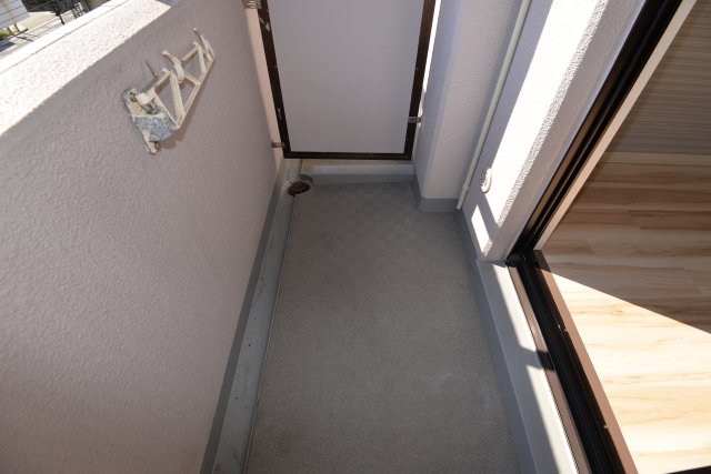 バルコニー　この写真は同マンションの他のお部屋のものです