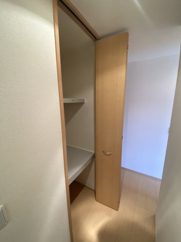 その他　205号室参照