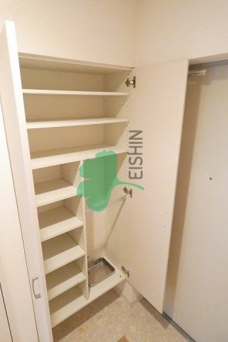 玄関　下駄箱もしっかりついてます！