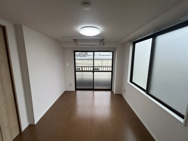 山一青木ステーツの居間写真