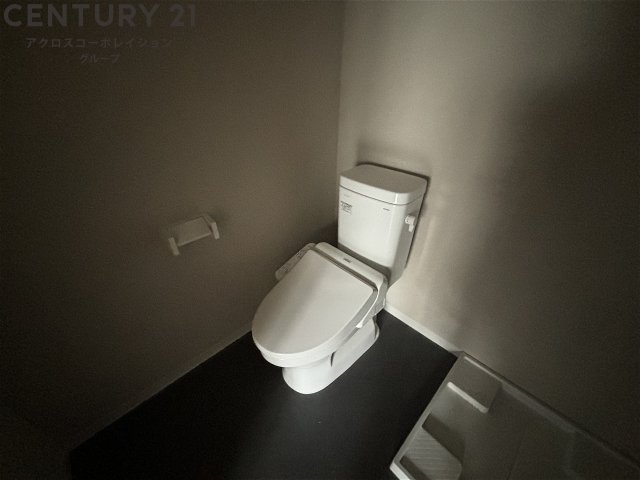 トイレ　温水洗浄便座付きのトイレです♪
