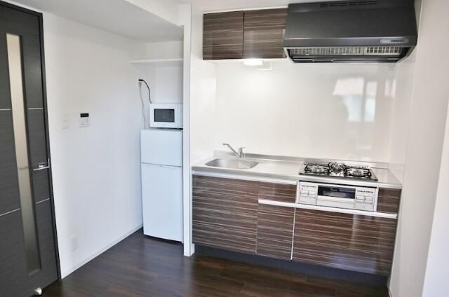 キッチン　※写真は同じマンションの違う部屋のものになります。