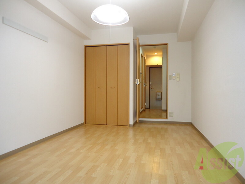 シャトラン弓木五番館の居間写真