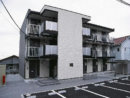 【横須賀市長沢のマンションの建物外観】