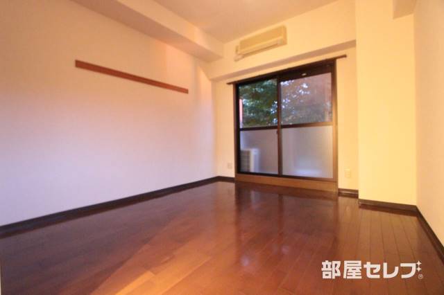 居室・リビング　内装のきれいなお部屋です