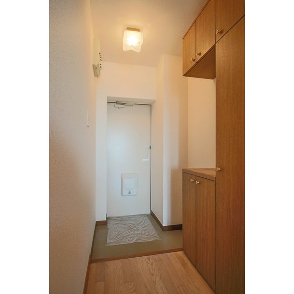 玄関　同じ建物の別なお部屋