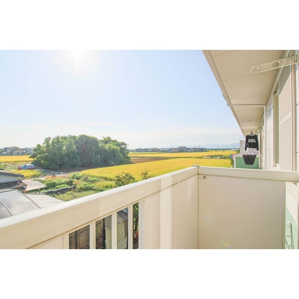 バルコニー　同じ建物の別なお部屋