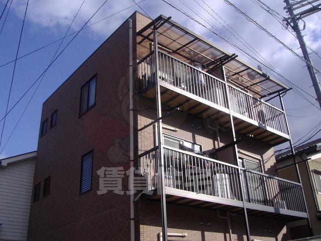京都市山科区音羽中芝町のマンションの建物外観
