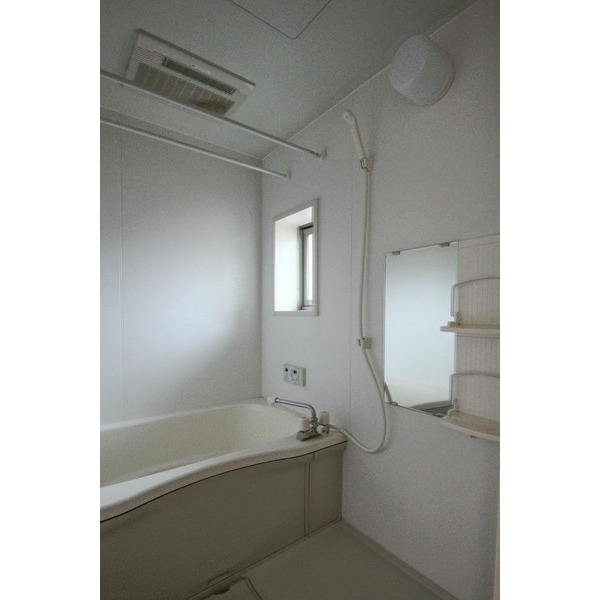 バス・シャワールーム　同じ建物の別の部屋