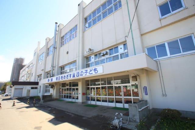 【レストパレス澄川の小学校】