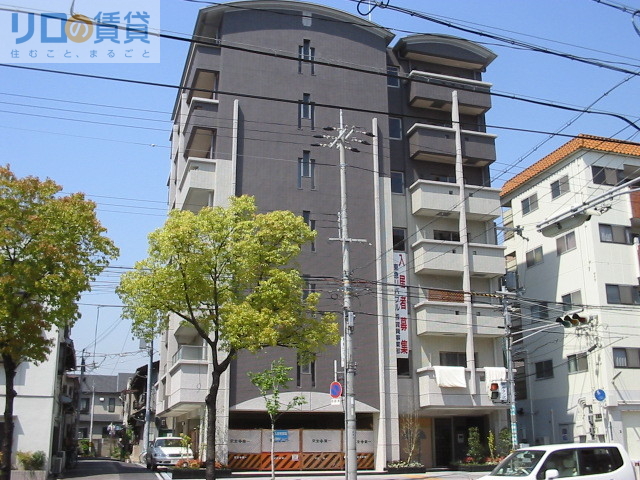 大阪市東住吉区田辺のマンションの建物外観