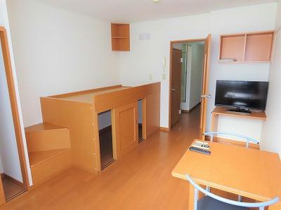 居室・リビング　ハイベッドタイプのお部屋です