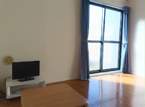 居室・リビング　備品や設備仕様は号室等により異なります現地をご確認ください。