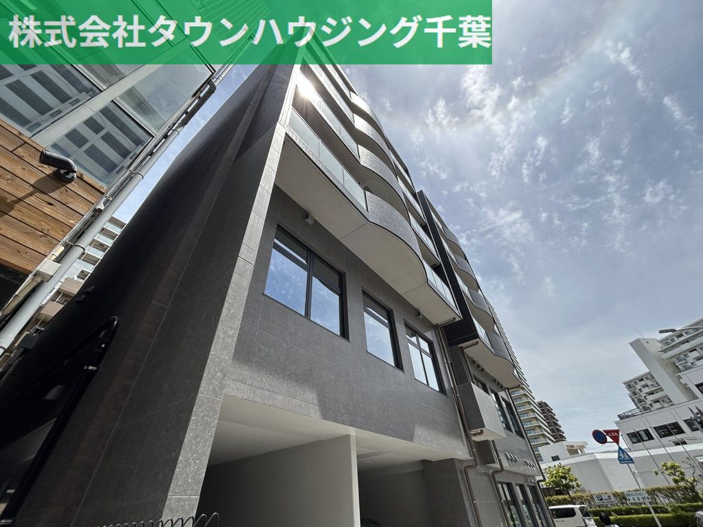 【千葉市美浜区高洲のマンションの建物外観】