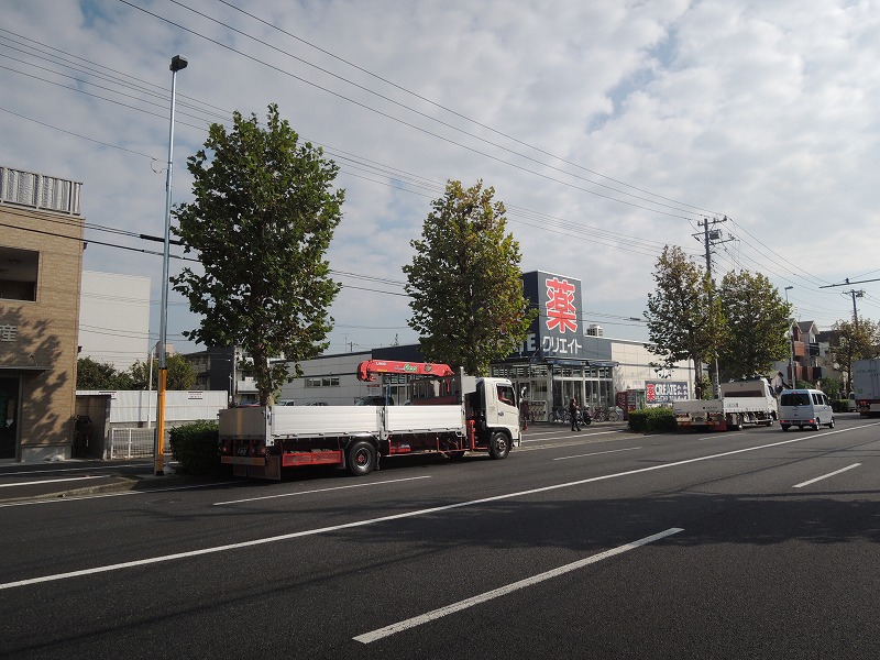 【横浜市鶴見区汐入町のマンションのドラックストア】