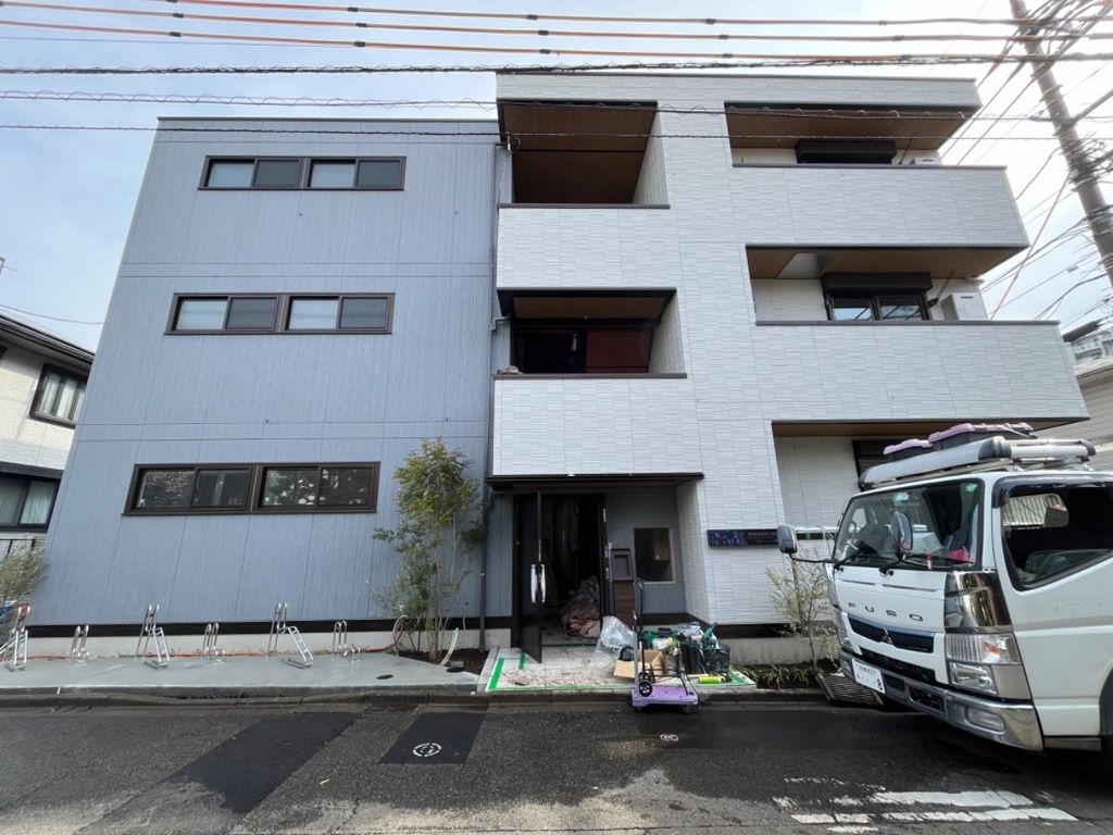 町田市原町田のアパートの建物外観