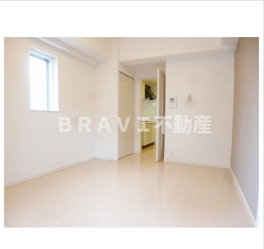 居室・リビング　【クラウンハイム北心斎橋フラワーコート】ゆったり過ごせる居間