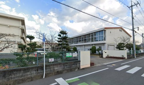 【フィオーレ・タチバナＢの小学校】