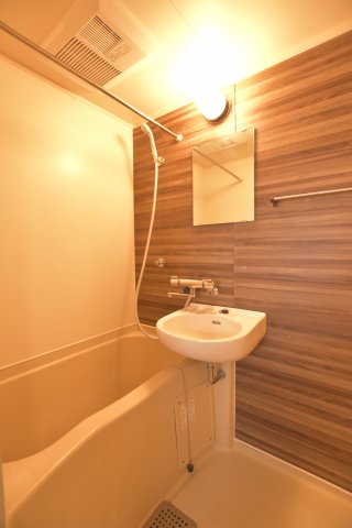 バス・シャワールーム　ゆったり過ごせるお風呂です