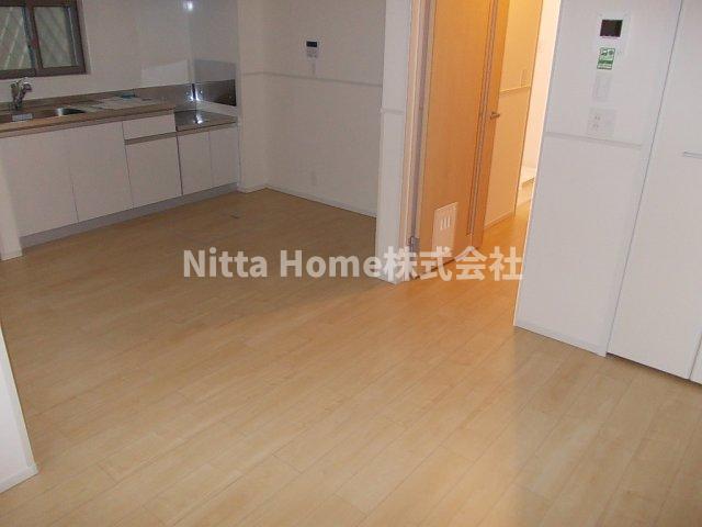 居室・リビング　リビングは10.2帖です♪