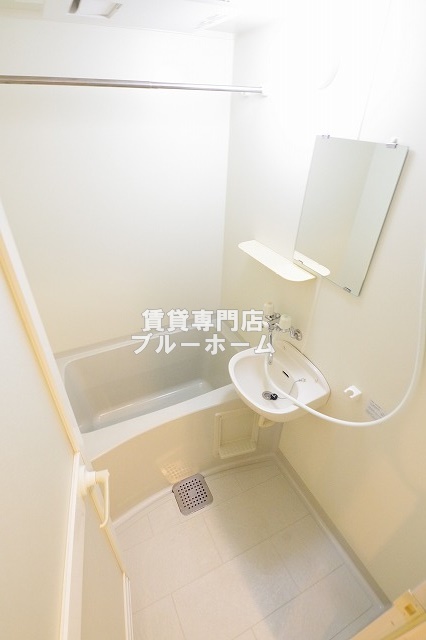 バス・シャワールーム　浴室乾燥機付きのお風呂！